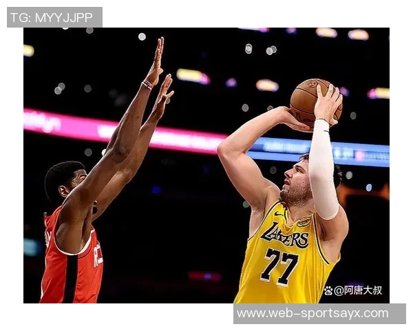 东契奇湖人生涯仅39场便追平浓眉10次砍下35分5篮板5助攻的壮举 东契奇湖人生涯仅39场便追平浓眉10次砍下35分5篮板5助攻的壮举