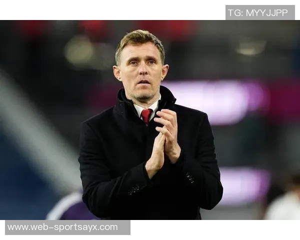 曼联计划让弗莱彻临时执教数场后再任命新主帅至赛季结束